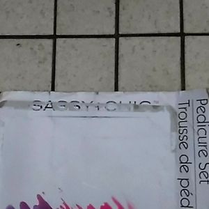 Sassy + Chic pedi set various colors